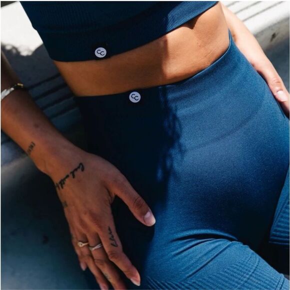 Stacci Athletics Thalia Contour Leggings size S/M in Deep Blue Sea butt scrunch - Picture 1 of 9